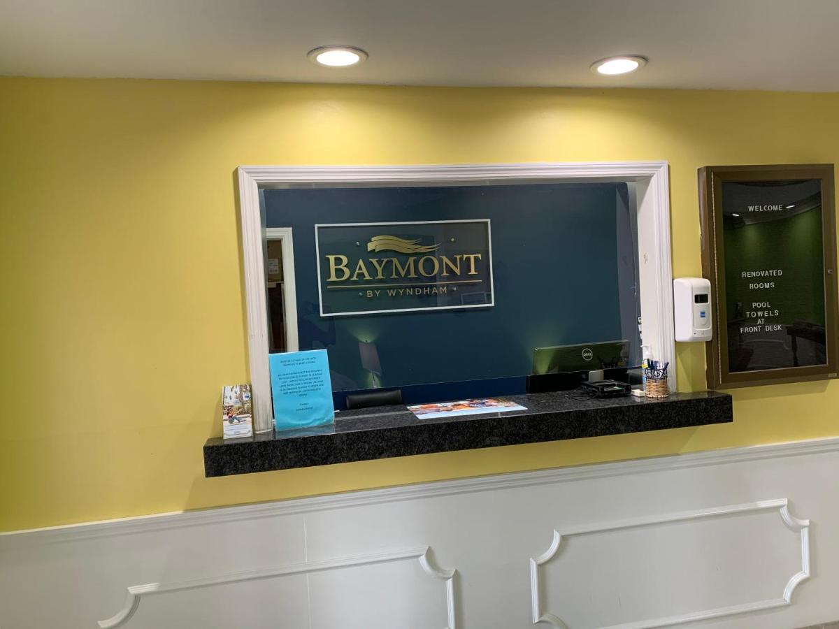 Baymont By Wyndham Selma Hotel Exterior photo