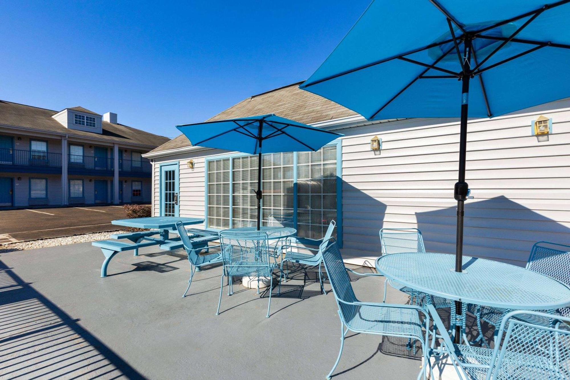 Baymont By Wyndham Selma Hotel Exterior photo
