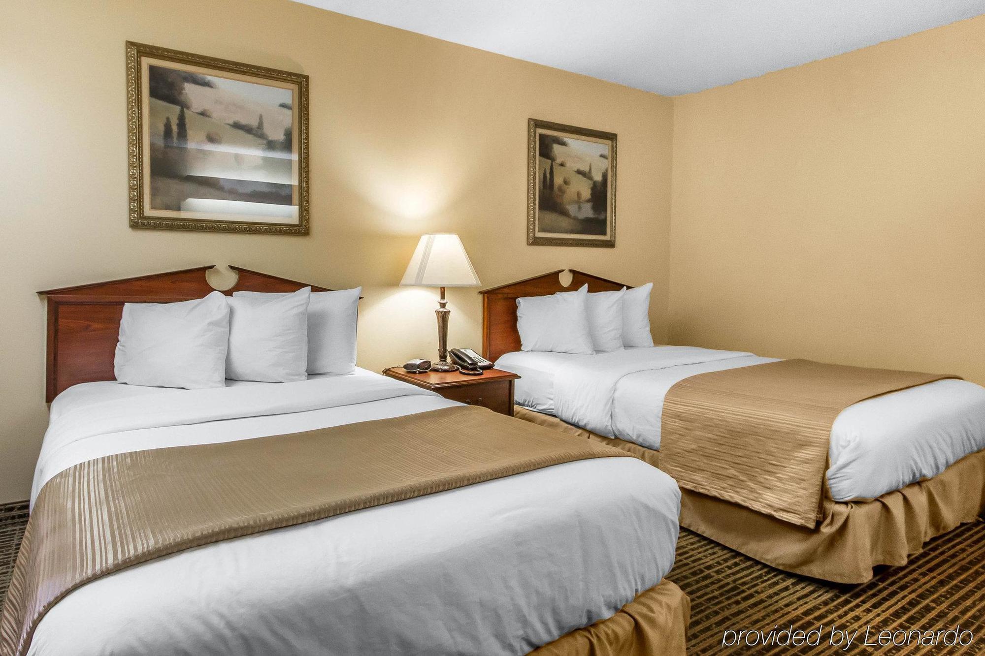 Baymont By Wyndham Selma Hotel Exterior photo