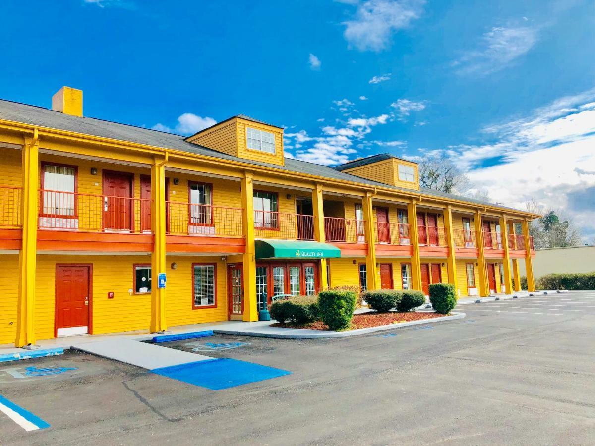 Baymont By Wyndham Selma Hotel Exterior photo